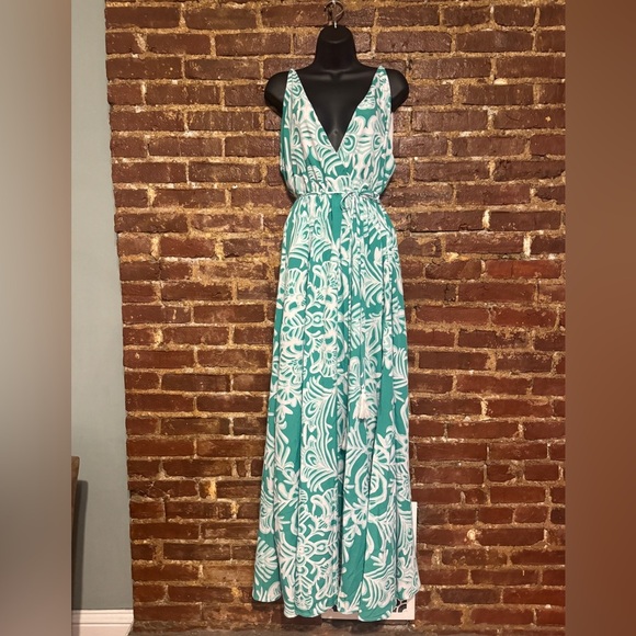 ✨NWT✨ Big Hit Green/White Halter Maxi Dress. Flowy. Scoop w/Low Back Size LG - Picture 12 of 12